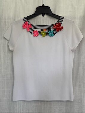 Knit Chic 3D Floral Appliqué Knit Top Spring Size M